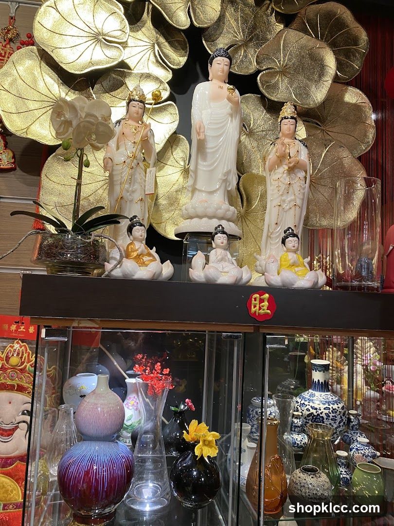 Buddha and Vase Display