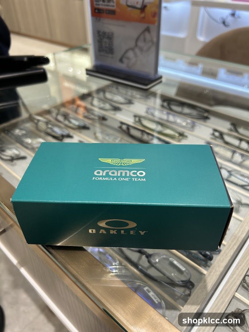 Oakley Aramco Formula One Team Box