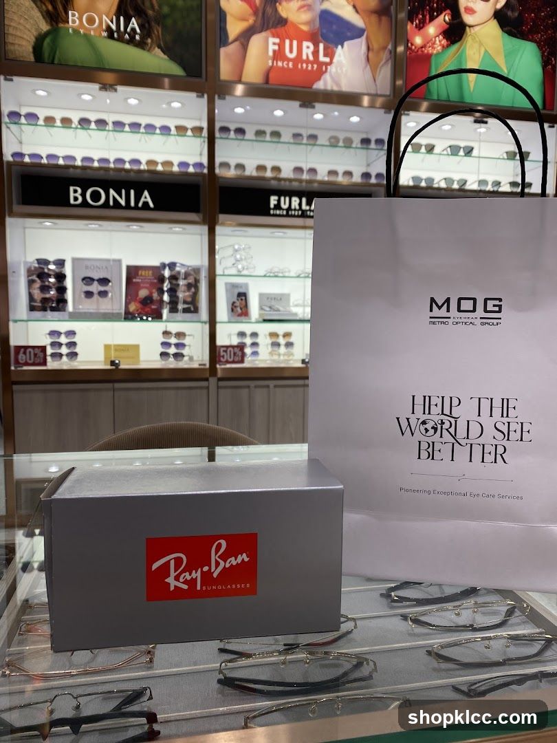 Eyewear Store Display