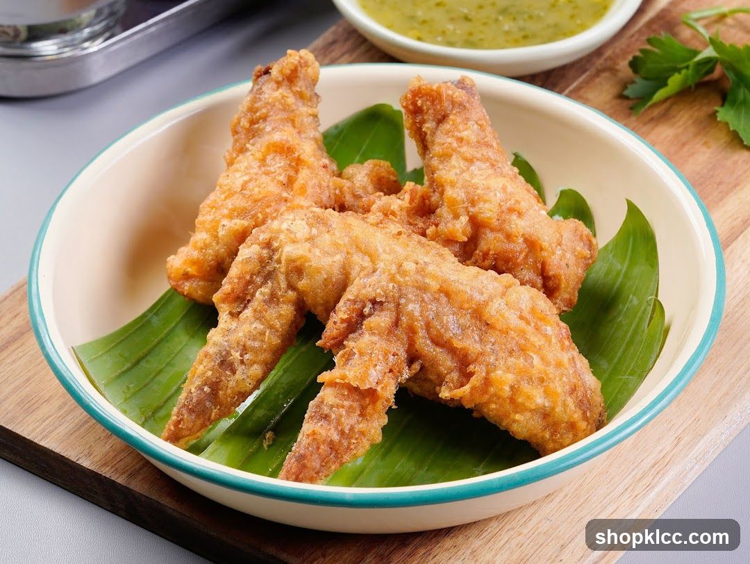 Fried Chicken Wings with Green Sauce