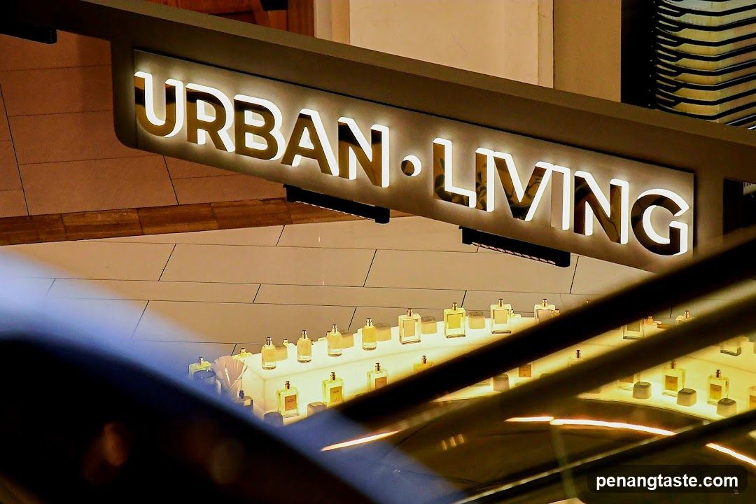 Urban Living Store Display