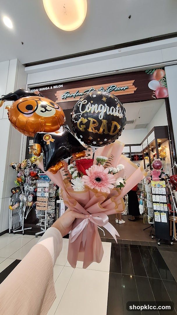 Graduation Bouquet with Balloons