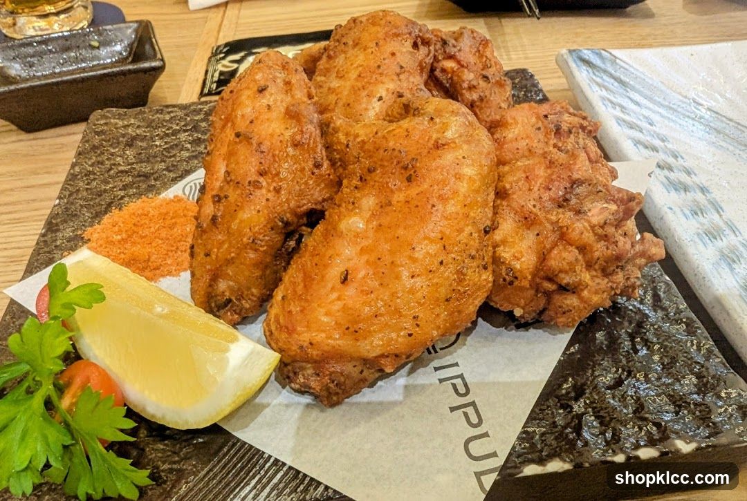 Fried Chicken Wings with Lemon and Parsley