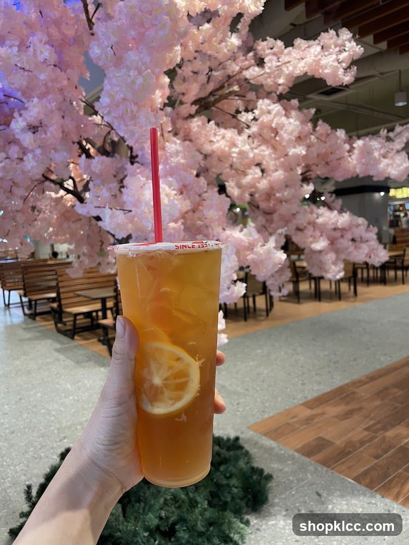 Iced Tea with Lemon Slice