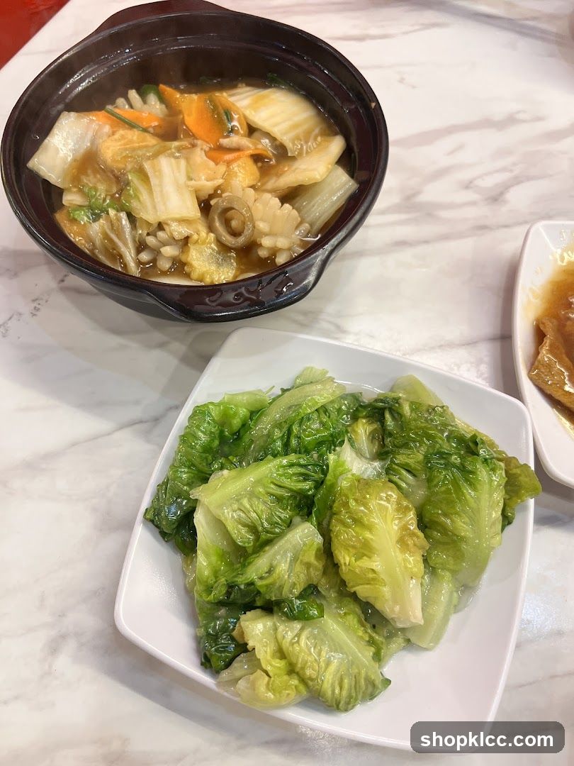 Stir-fried vegetables and lettuce