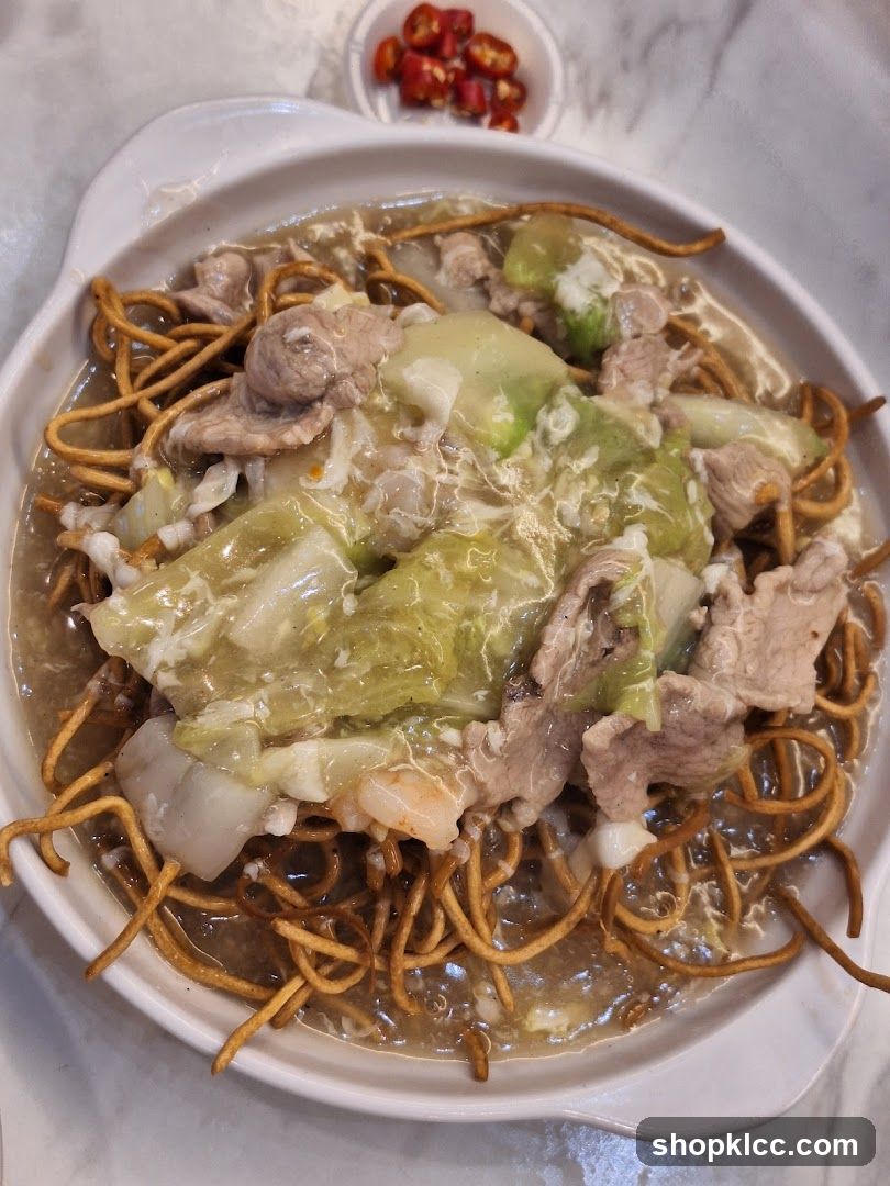 Crispy Noodles with Toppings