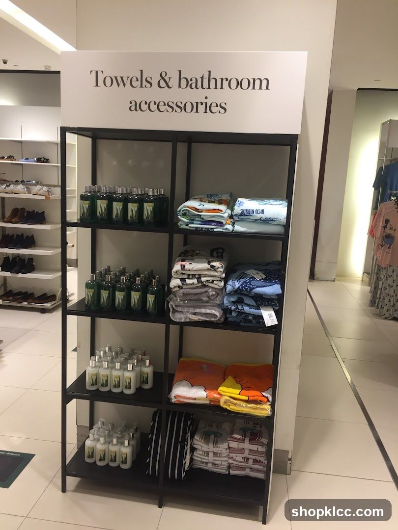 Towels & bathroom accessories display