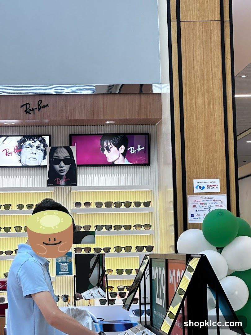 Ray-Ban Sunglasses Display