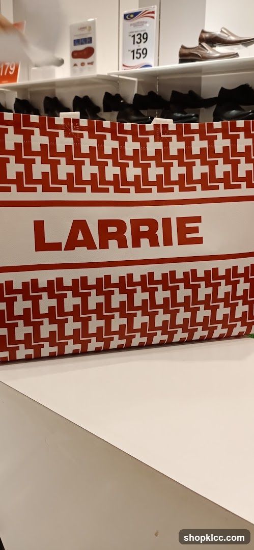 Shopping bag with brand name