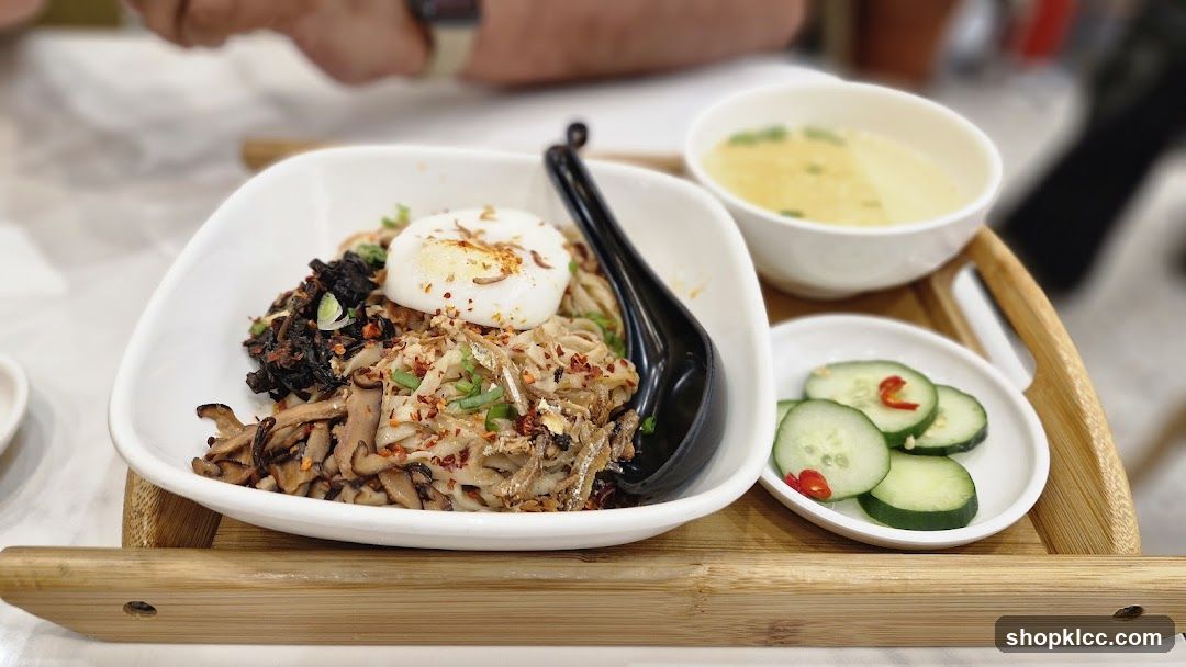 Noodles with Toppings