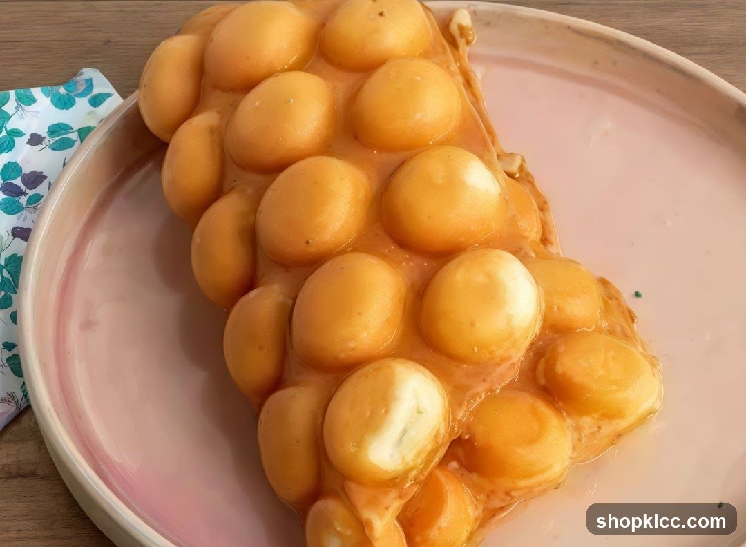 Bubble Waffle with Sauce