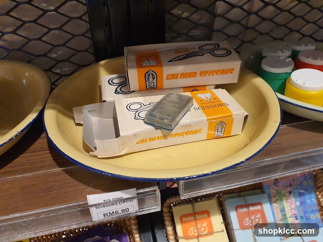 Folding Scissors Display