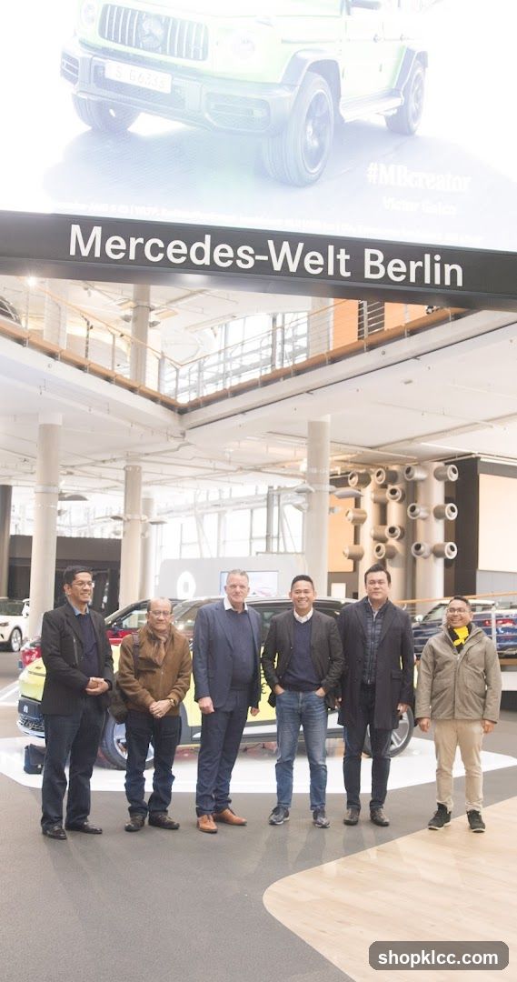 Mercedes-Welt Berlin Group Photo