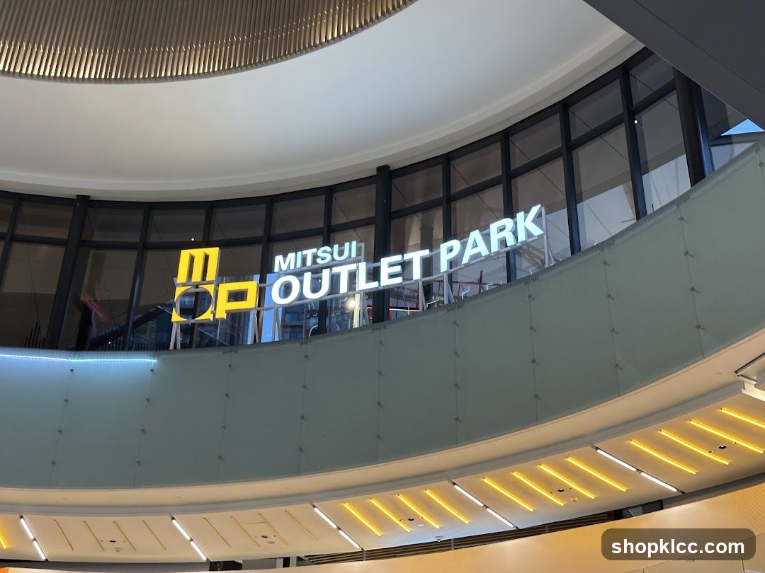 Mitsui Outlet Park Signage