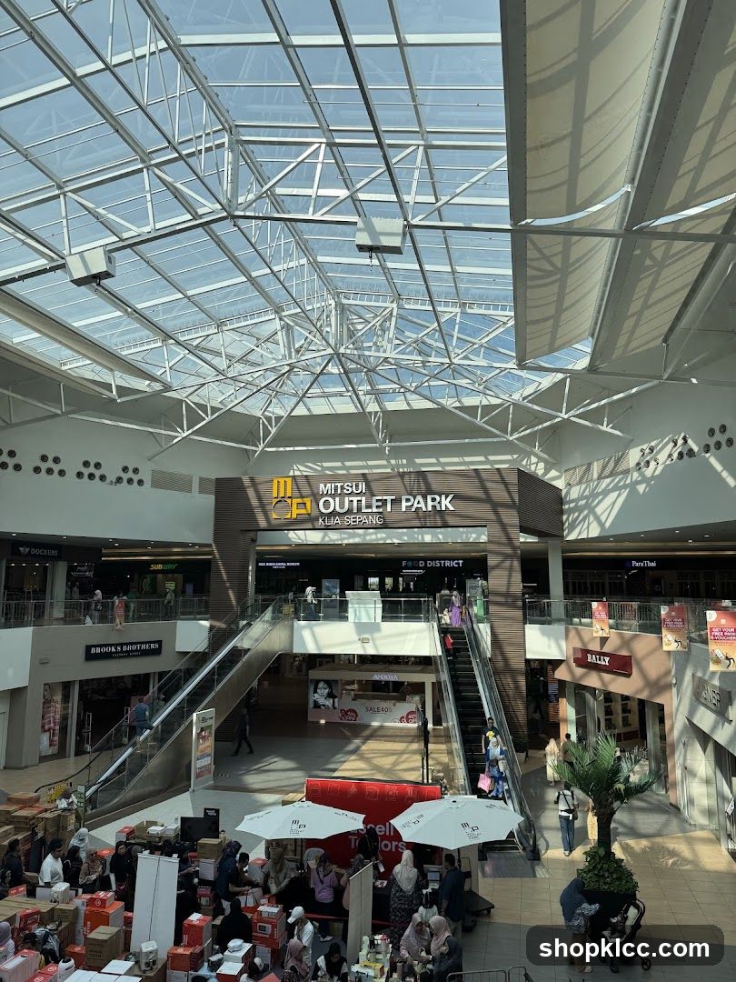 Mitsui Outlet Park Kuala Sepang Interior