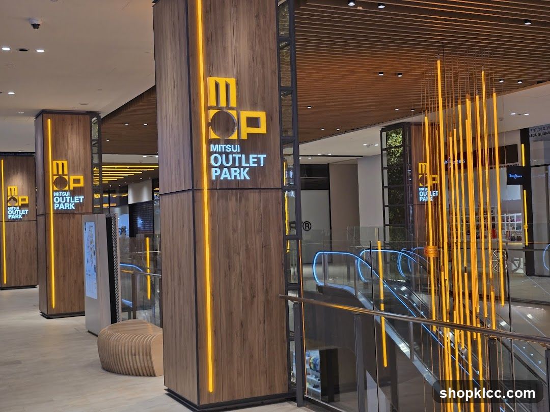 Mitsui Outlet Park Interior View