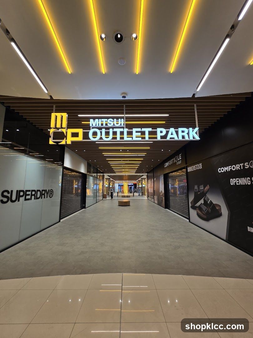 Mitsui Outlet Park Interior