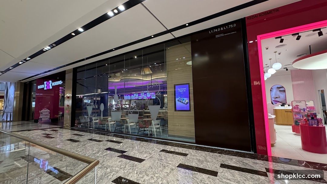 Benefit Cosmetics Boutique and BrowBar Lounge