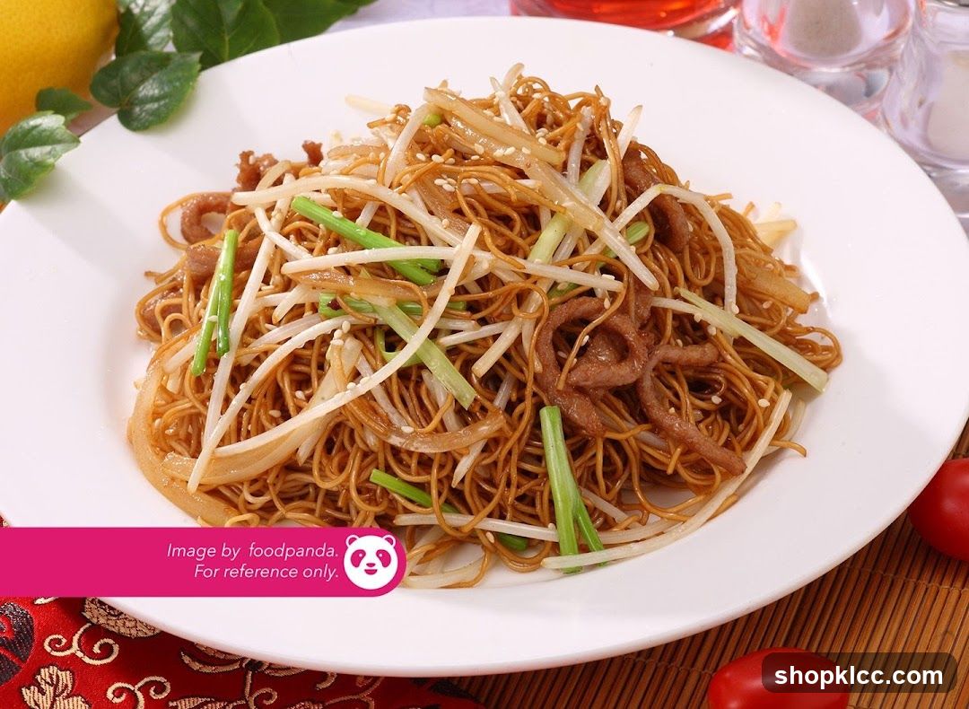 Fried Noodles with Meat and Bean Sprouts