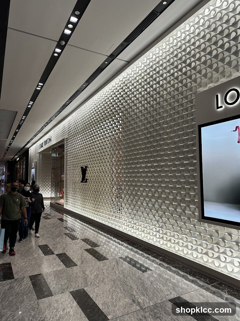 Louis Vuitton Storefront