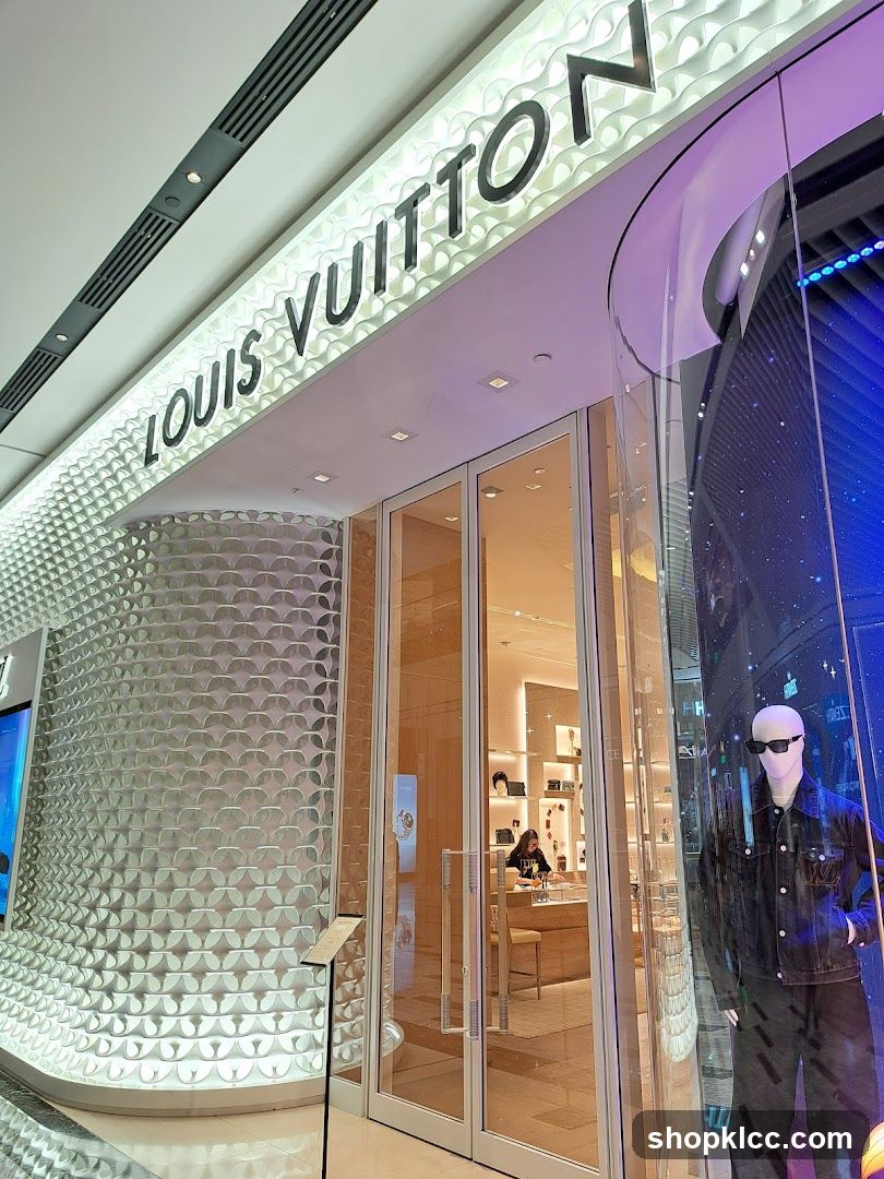 Louis Vuitton Storefront