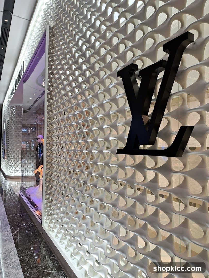 Louis Vuitton Storefront