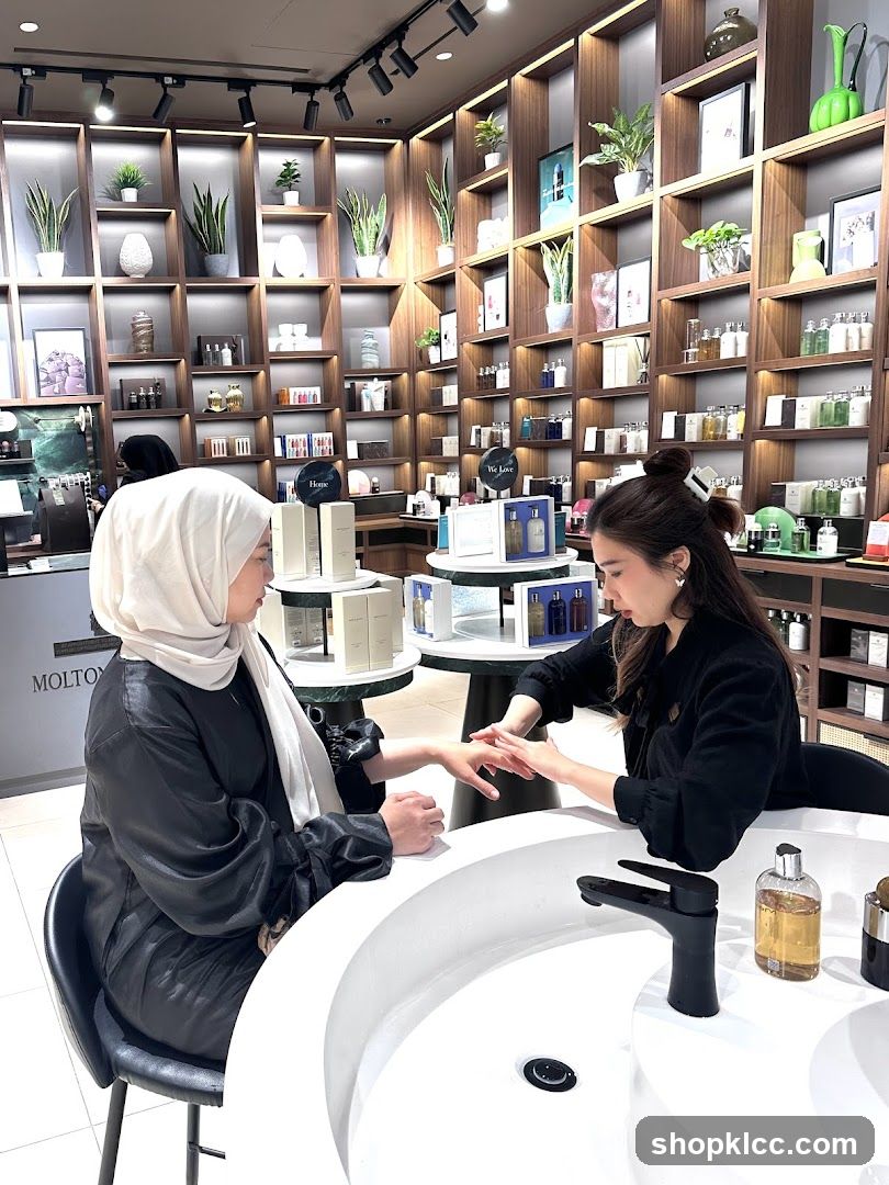Hand Massage Service