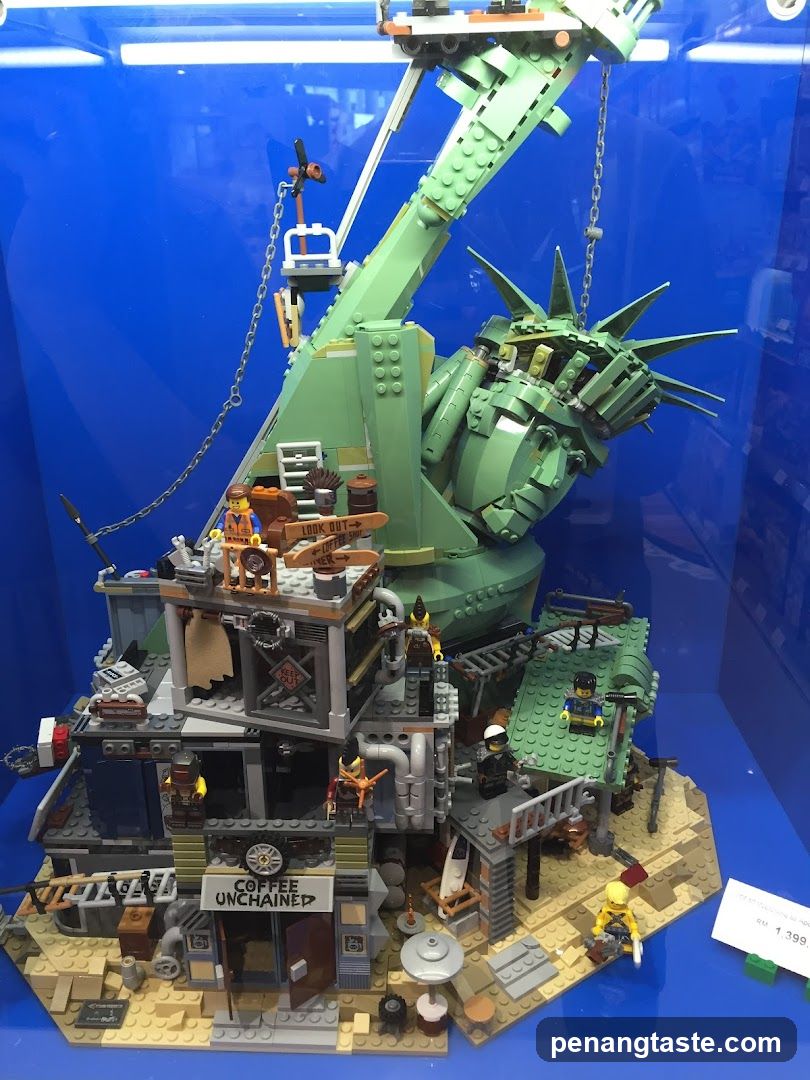 Lego Statue of Liberty Scene