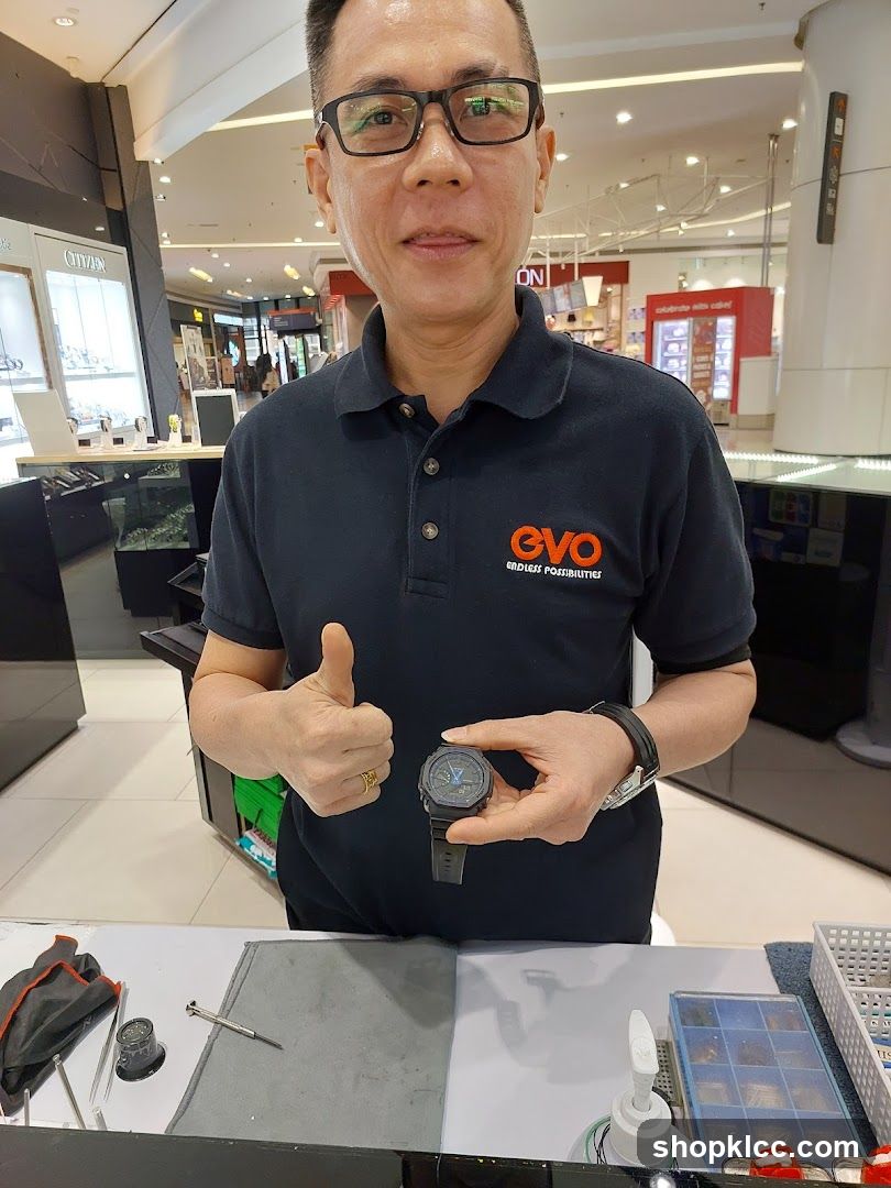 Man holding a watch