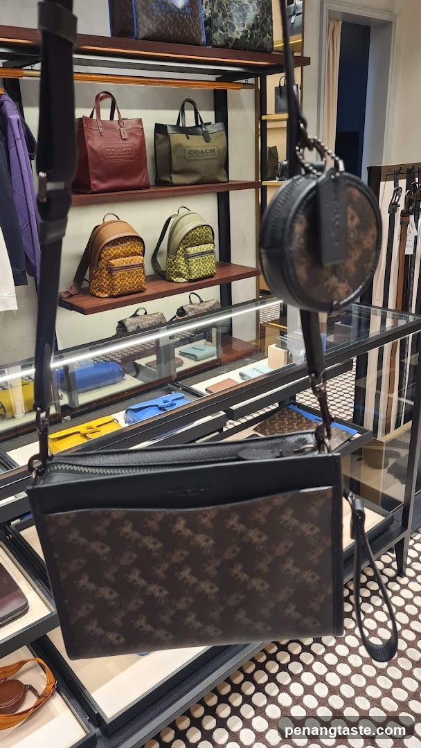 Coach Store Display