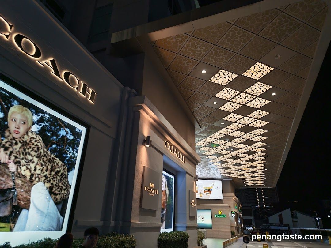 Coach Storefront