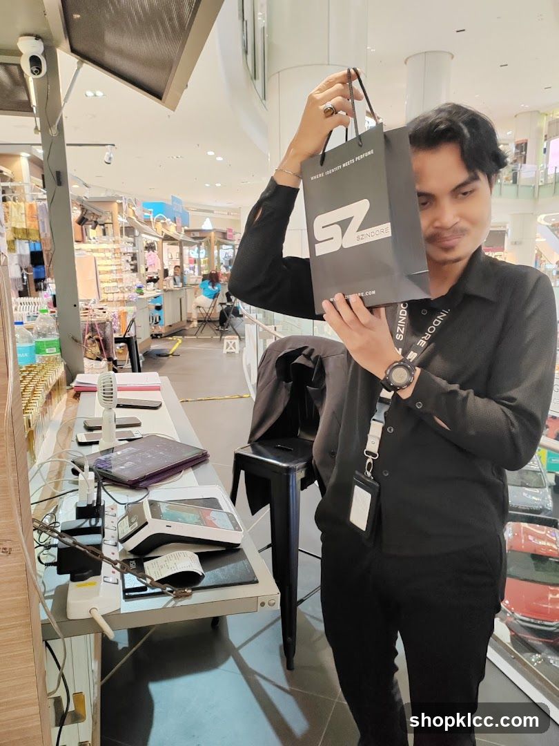 Man holding shopping bag
