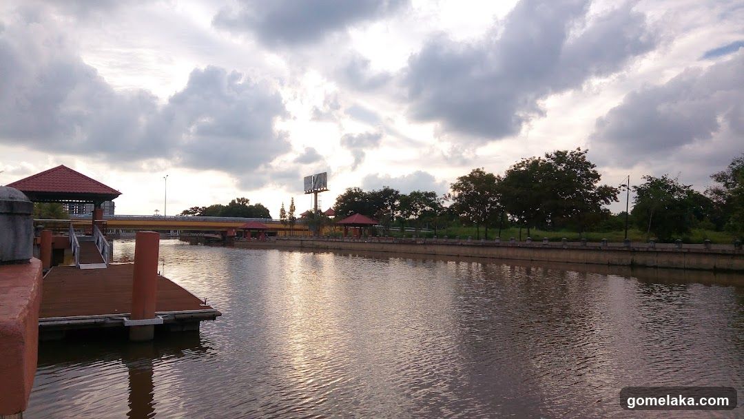 Riverfront Park Scene