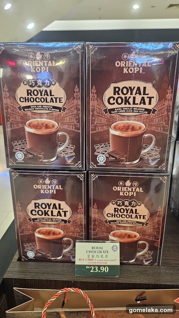 Oriental Kopi Royal Chocolate Product Display
