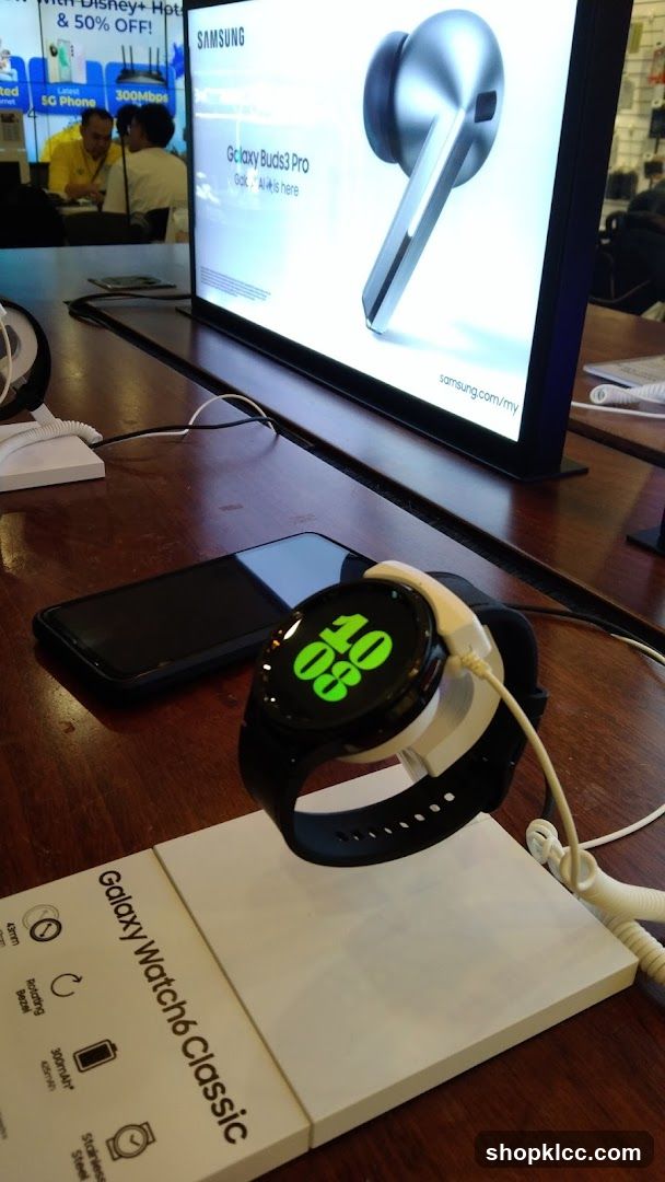 Samsung Galaxy Products Display