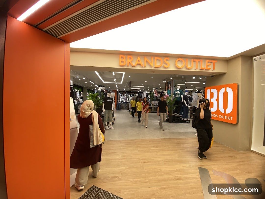 Brands Outlet Interior