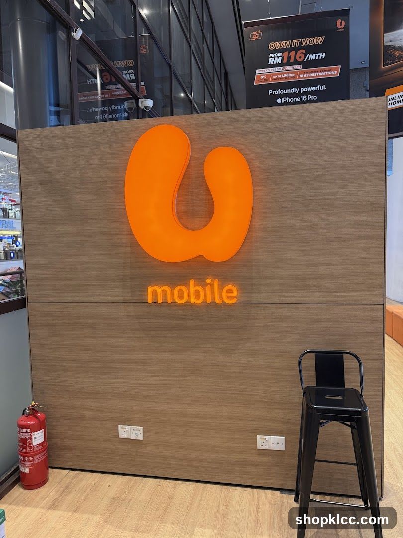 U Mobile Store Display