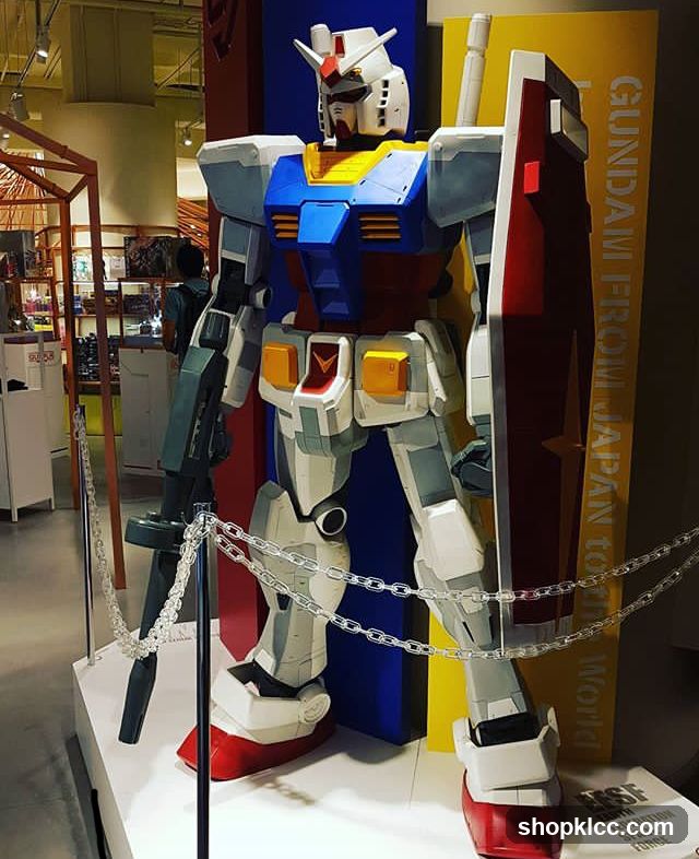 Gundam Statue