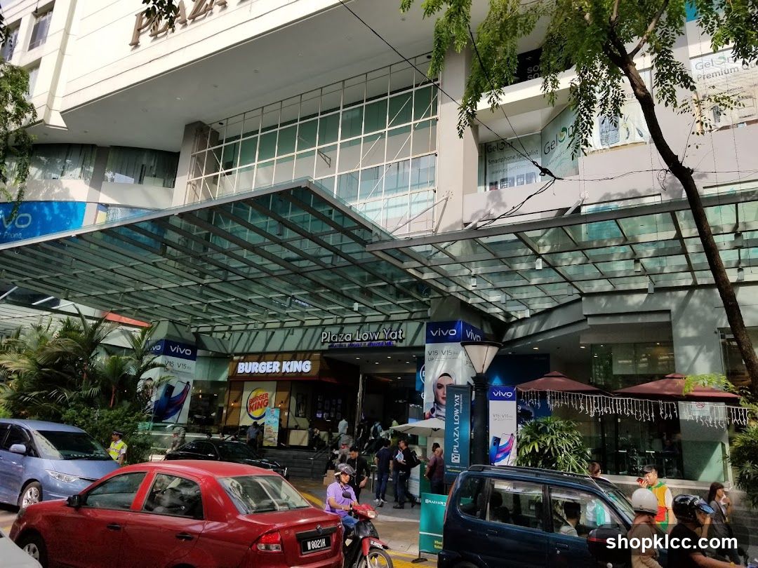 Plaza Low Yat Entrance