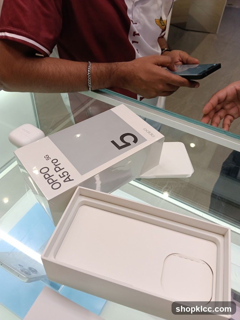 Oppo A5 Pro 5G Box