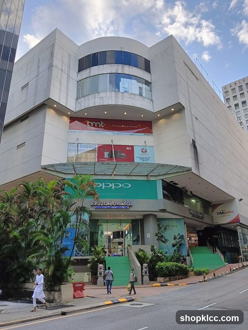 OPPO EXPERIENCE STORE LOW YAT CS3