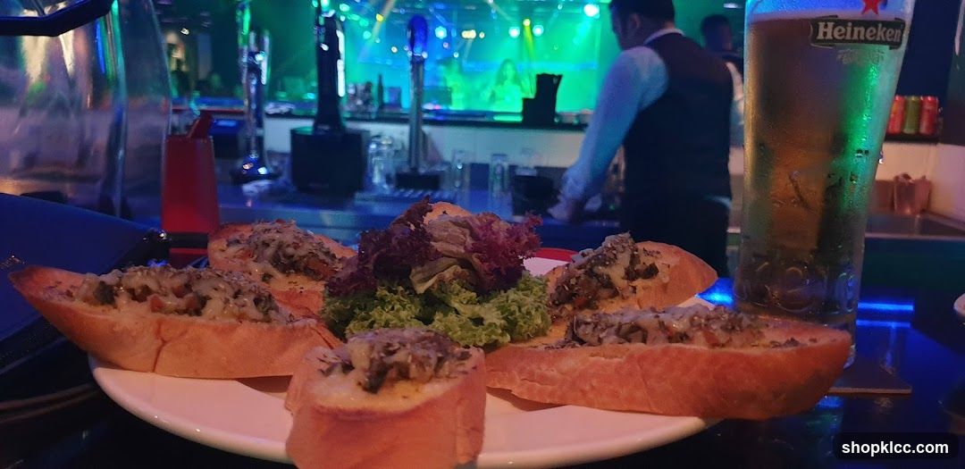 Chakravartty Pub