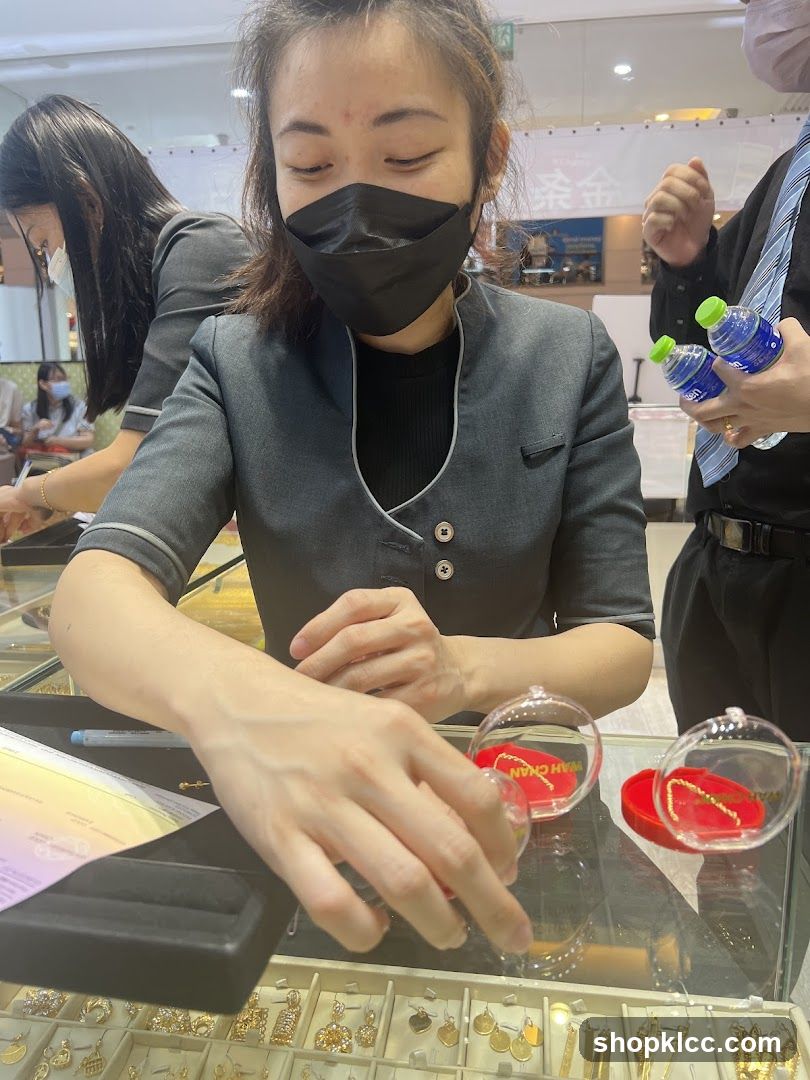 Jewelry Store Staff