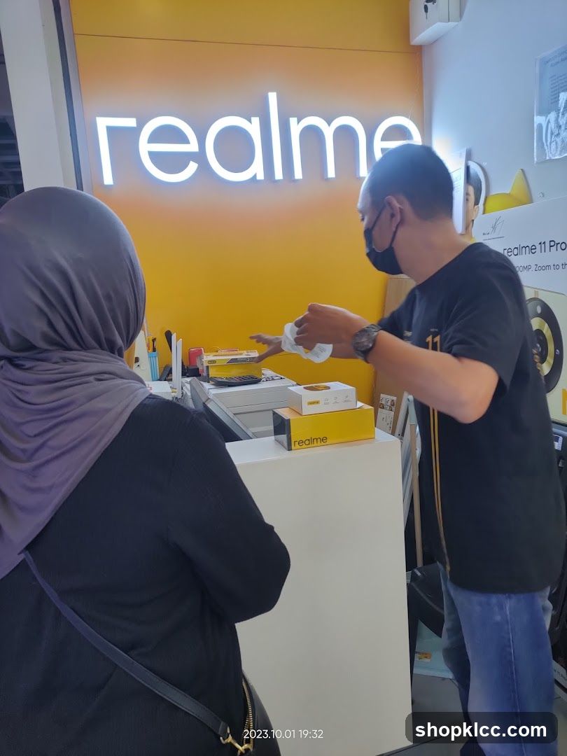Realme Store Interaction