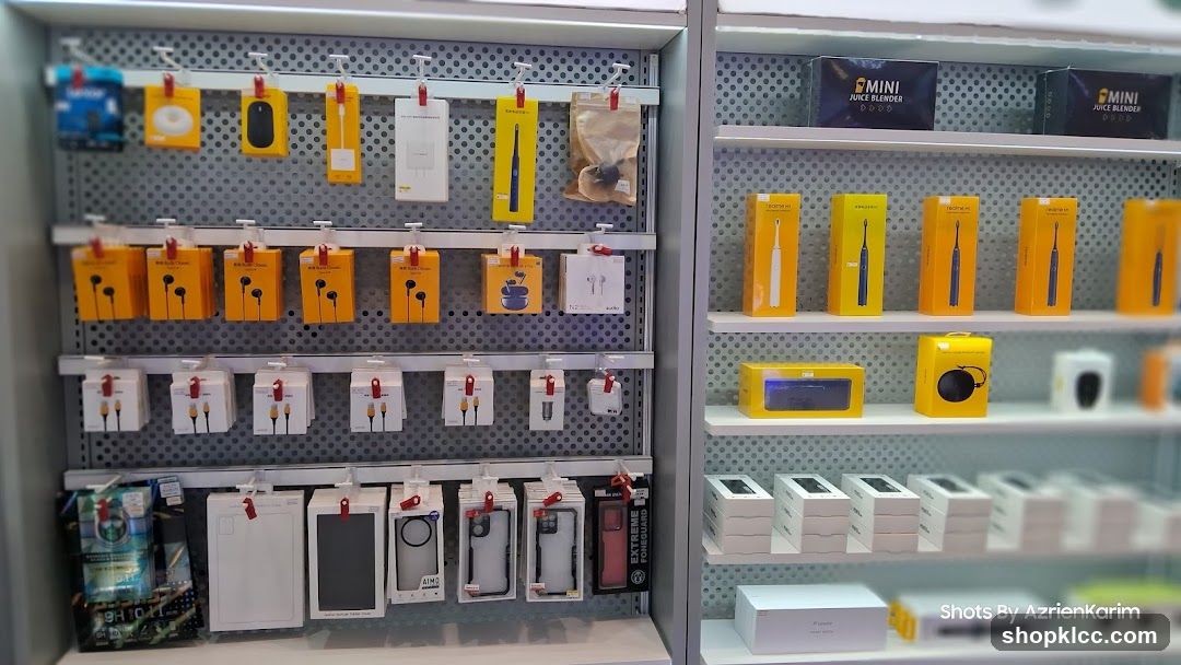 Electronics Store Display