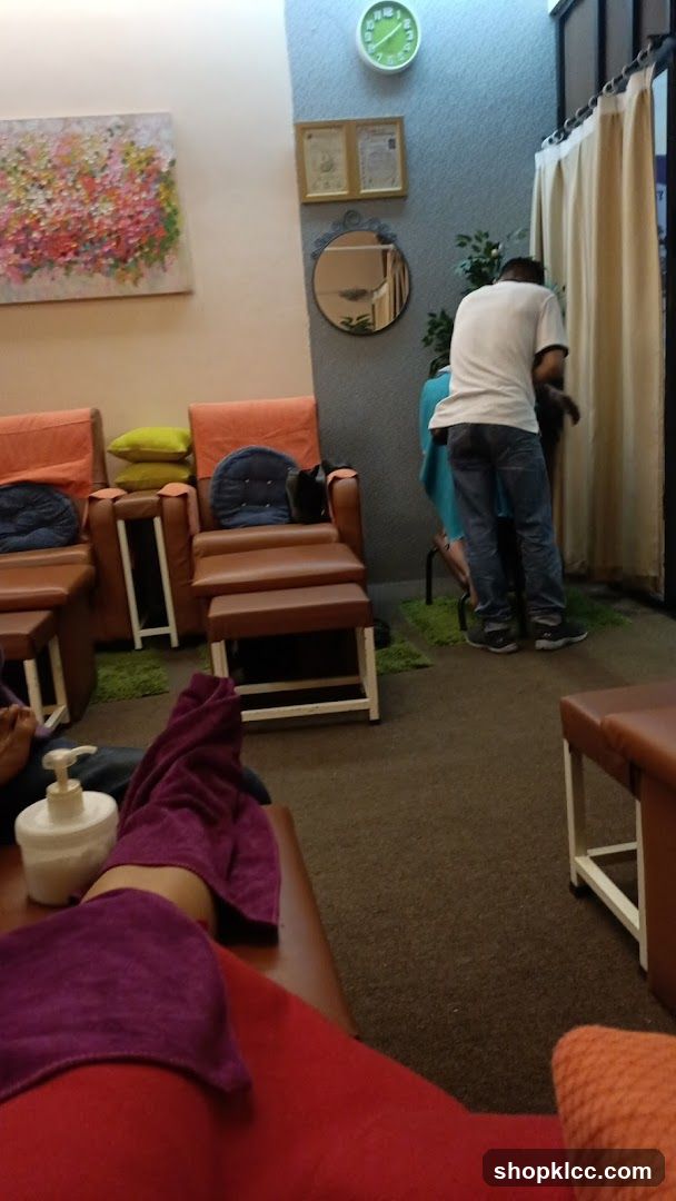 Massage Chairs and Decor