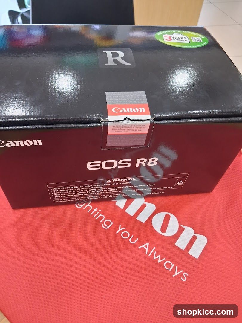 Canon EOS R8 Camera Box