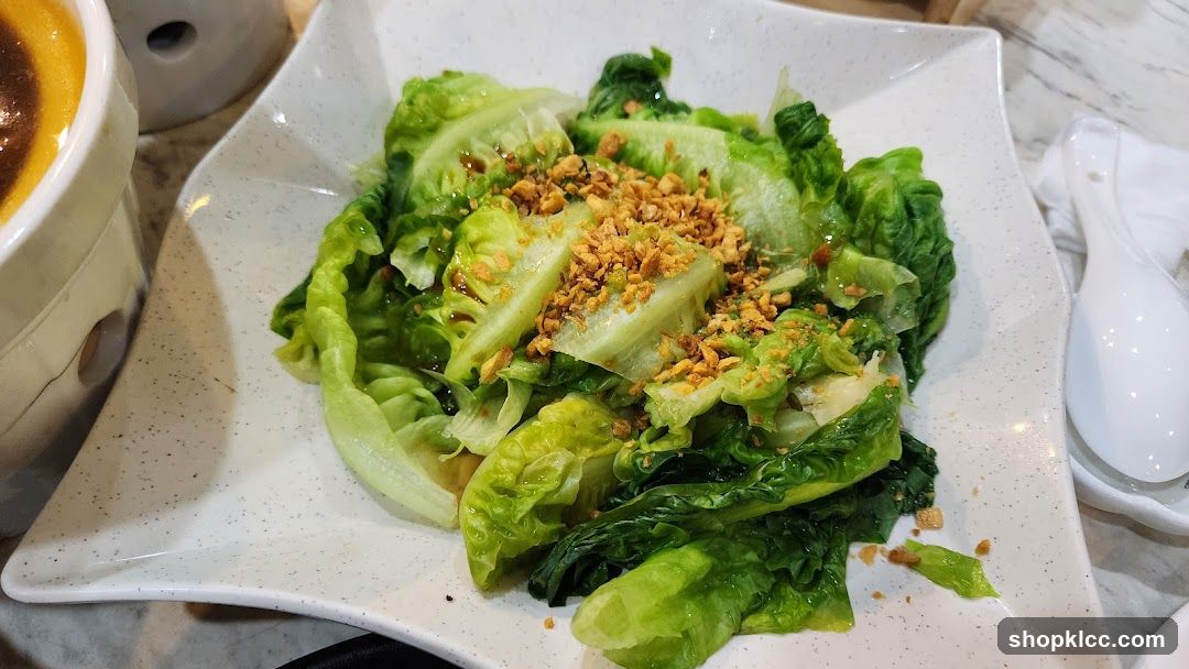 Salad with Crispy Garlic