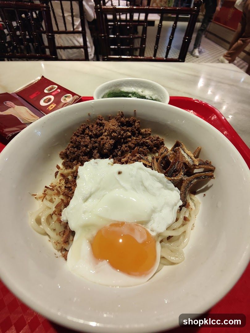 Noodles with Egg and Toppings