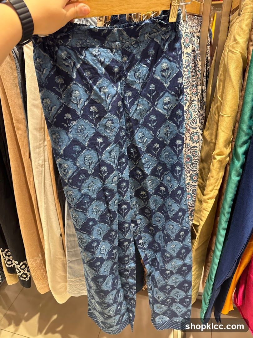 Pants with floral pattern